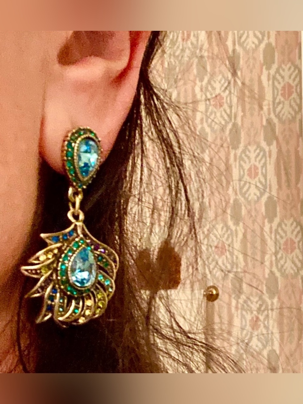 NWT Heidi Daus Pretty As A Peacock Crystal Feather Earrings - Picture 15 of 16